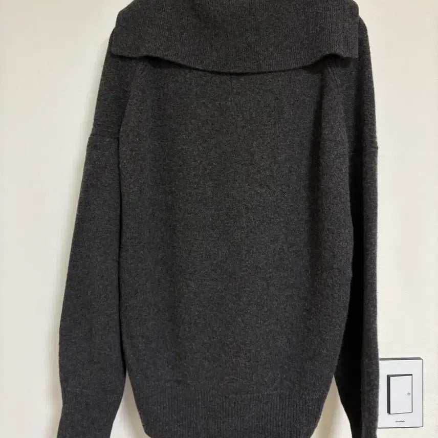 [BUNJANG] COS Cashmere Button Detail Knit Sweater / COS 캐시미어 버튼 디테일 니트