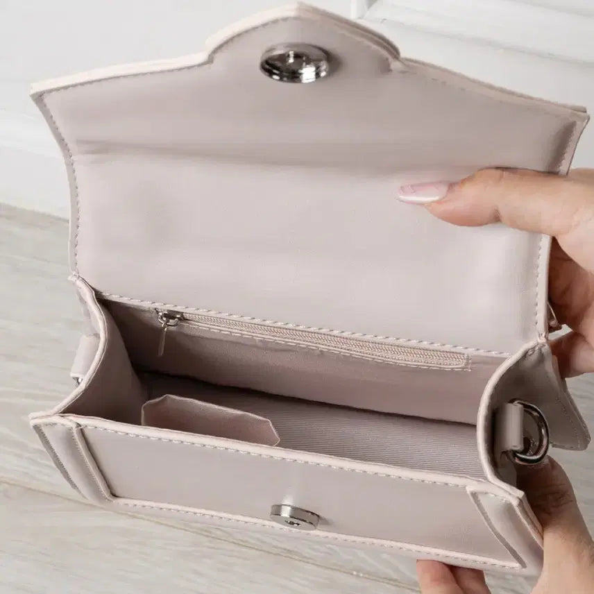 [BUNJANG] Pium Heart Logo Mini Quilted Bag / 피움 하트 로고 미니 퀼팅 백 일브 양산형 스나계