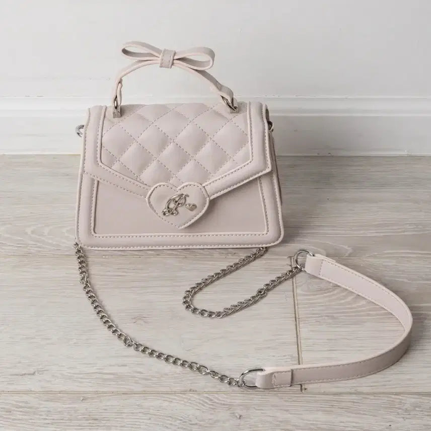 [BUNJANG] Pium Heart Logo Mini Quilted Bag / 피움 하트 로고 미니 퀼팅 백 일브 양산형 스나계