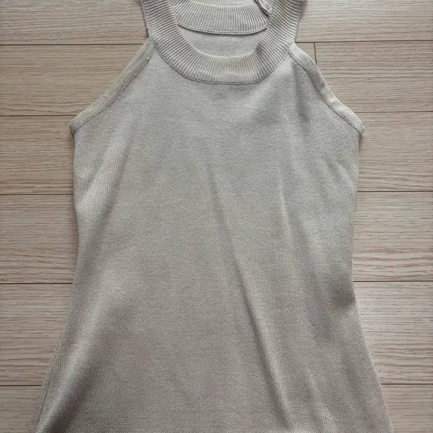 [BUNJANG] Beige Halterneck Tank Top / 베이지 홀터넥 나시, 기본 나시