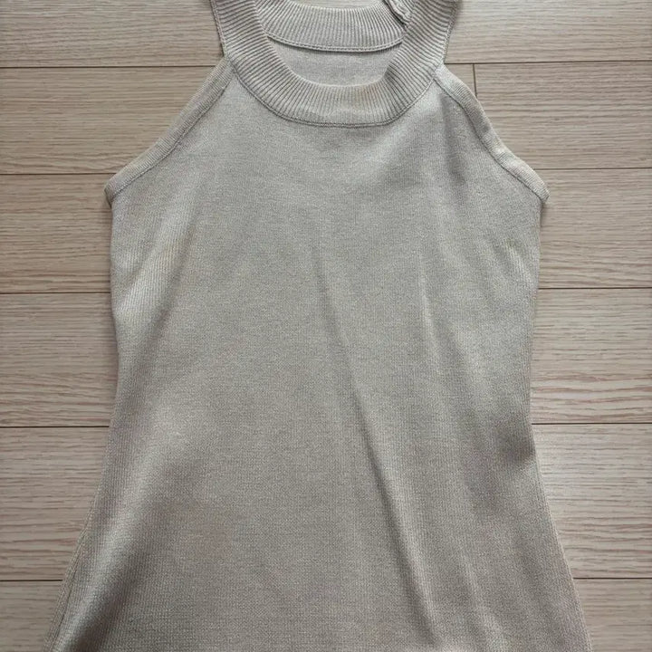 [BUNJANG] Beige Halterneck Tank Top / 베이지 홀터넥 나시, 기본 나시
