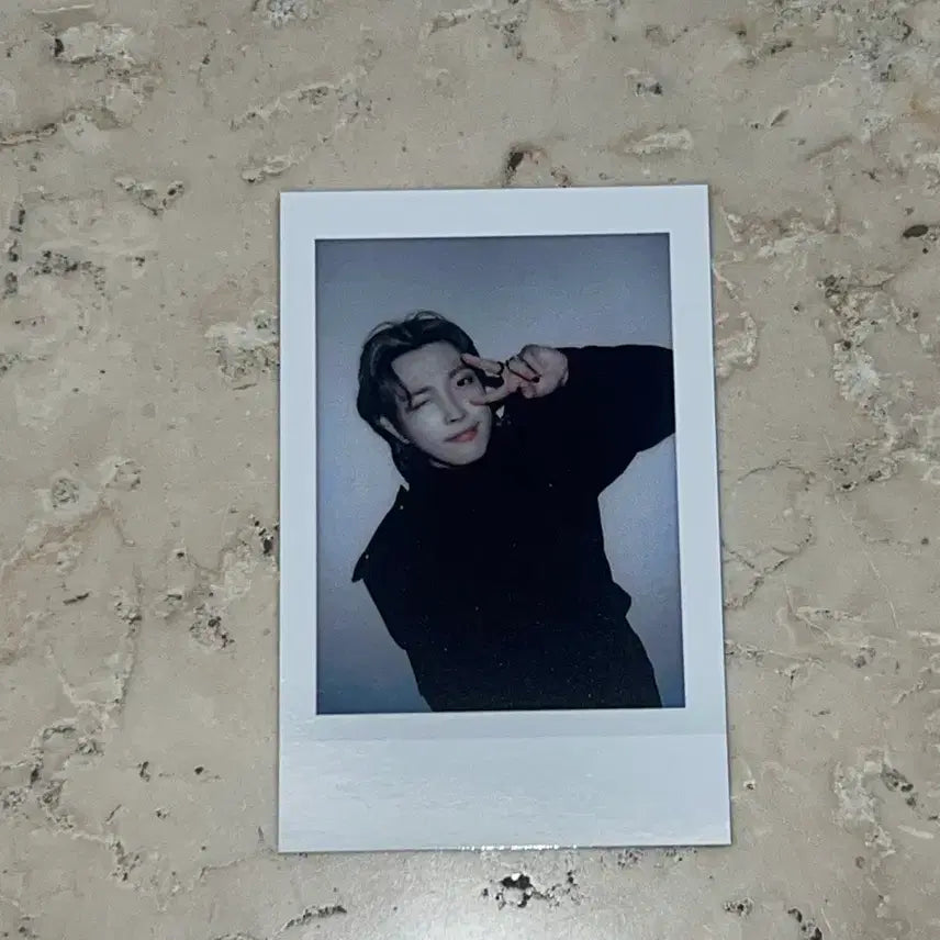 에이티즈 홍중 폴라로이드 사운드웨이브 앨범 럭키드로우 포카 특전