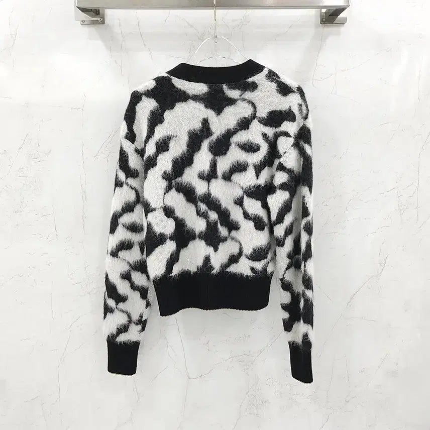 [BUNJANG] Chanel CC Logo Button Alpaca Knit 36 / 36 / 샤넬 CC로고 버튼 알파카 니트 P64710