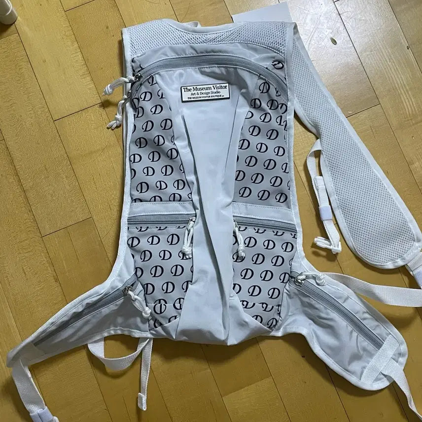 [BUNJANG] Dainite x The Museum Visitor Backpack / 다이닛 x 더뮤지엄비지터 콜라보 백팩