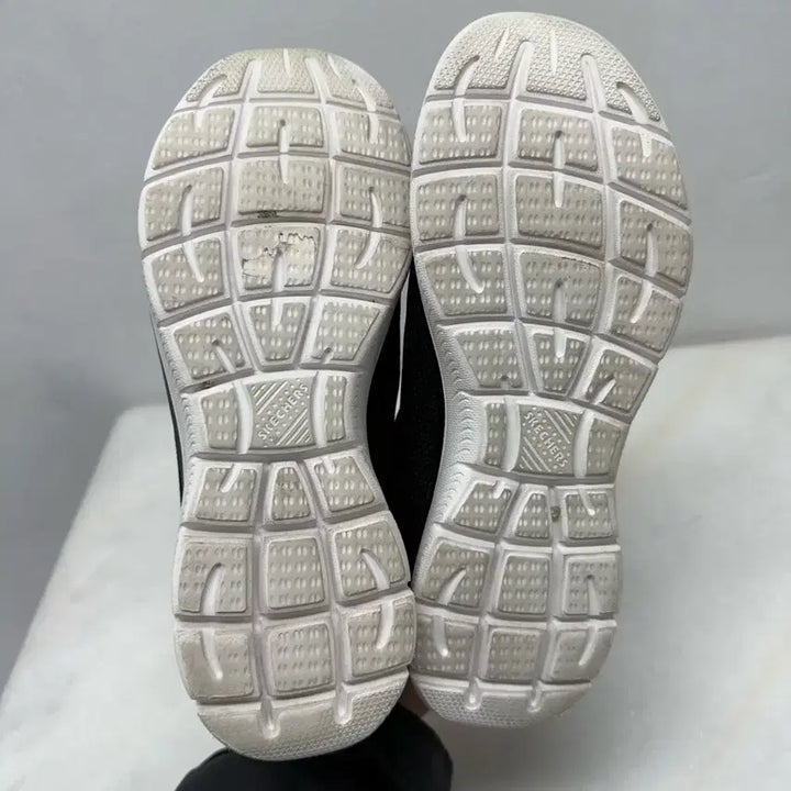 [BUNJANG] Skechers Leopard Spot Memory Foam Sneakers / (245)스케쳐스 운동화 레오파트 스팟 메모리폼