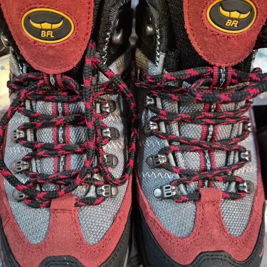 [BUNJANG] Buffalo Waterproof Hiking Shoes 245 / [새상품] 버팔로 방수 등산화 245 트레킹화 미착용
