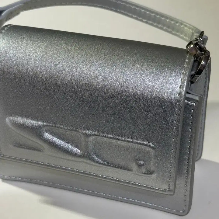 [BUNJANG] Chapter Square Line Mini Crossbody Bag (Silver) / 스퀘어라인 미니 크로스백 Chapter 챕터 실버 색상