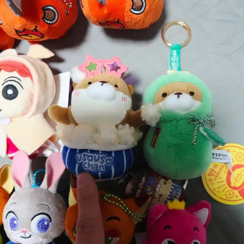 [BUNJANG] Assorted Character Plush Keyrings / 인형키링 체인소맨 짱구 우소우소짱 주토피아 산리오