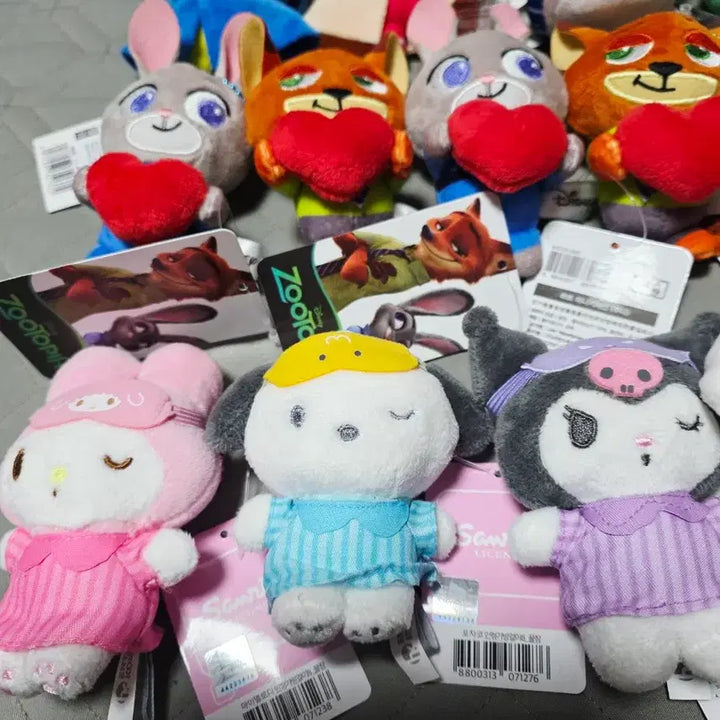 [BUNJANG] Assorted Character Plush Keyrings / 인형키링 체인소맨 짱구 우소우소짱 주토피아 산리오