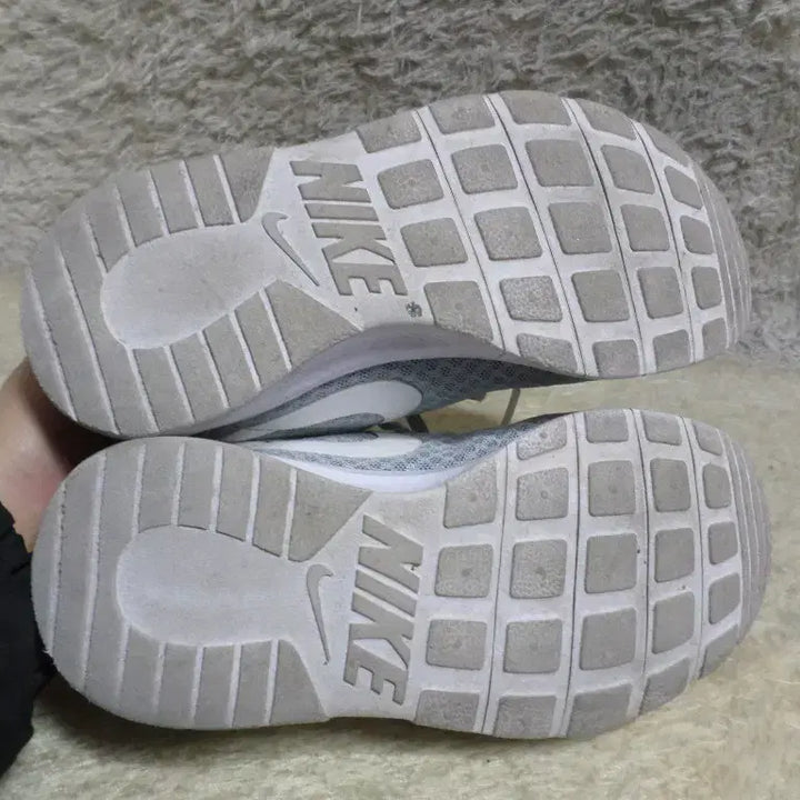 [BUNJANG] Nike Tanjun Gray Kids' Shoes / 후루룩구제 200 나이키 탄준 그레이 키즈 아동화 주니어