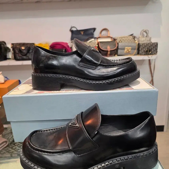 [BUNJANG] Prada Chocolate Brushed Leather Loafers Black Men&