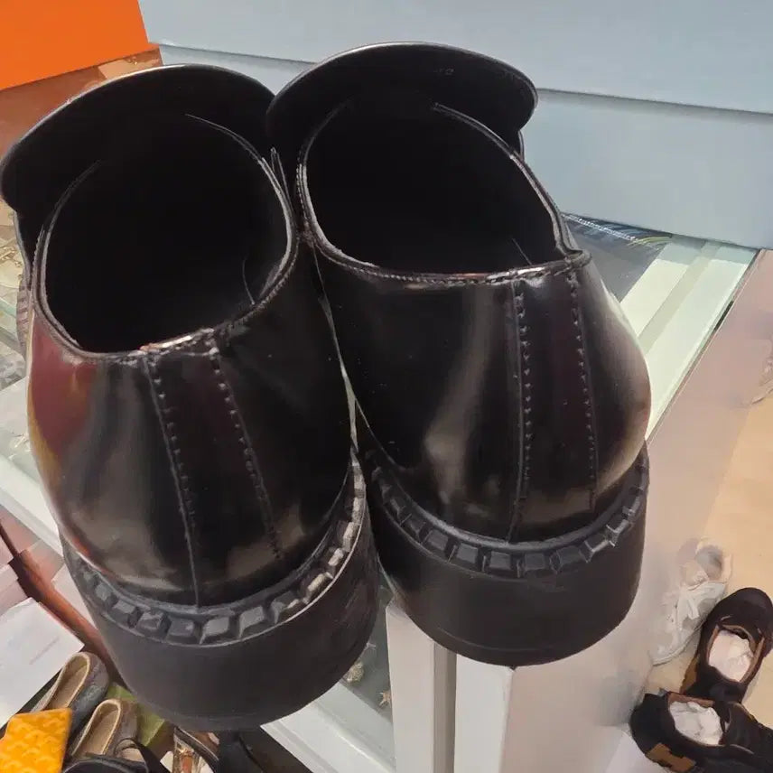 [BUNJANG] Prada Chocolate Brushed Leather Loafers Black Men&
