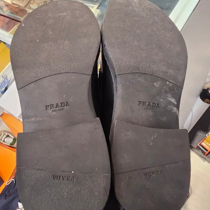 [BUNJANG] Prada Chocolate Brushed Leather Loafers Black Men&