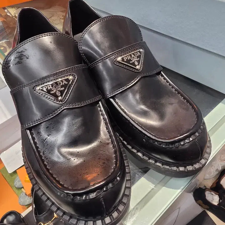 [BUNJANG] Prada Chocolate Brushed Leather Loafers Black Men&