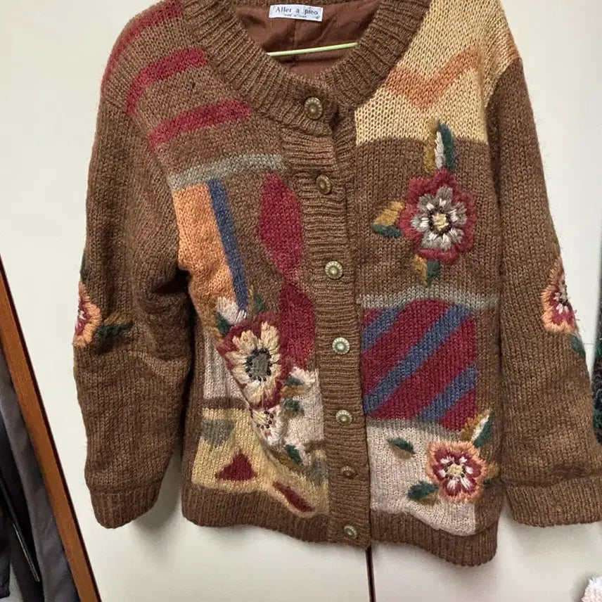 [BUNJANG] Vintage Japanese Wool Blend Embroidered Cardigan / 일본 울 혼방 빈티지 자수 가디건 모리걸
