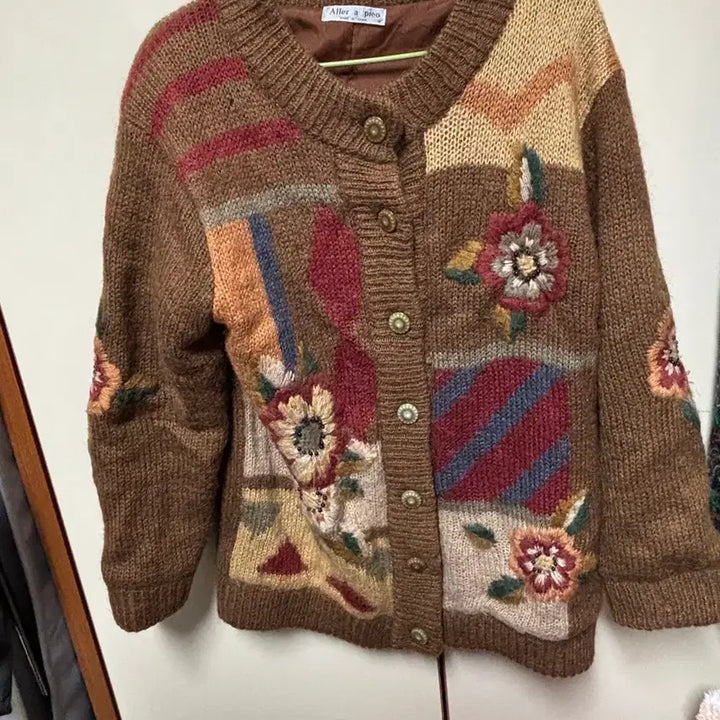 [BUNJANG] Vintage Japanese Wool Blend Embroidered Cardigan / 일본 울 혼방 빈티지 자수 가디건 모리걸