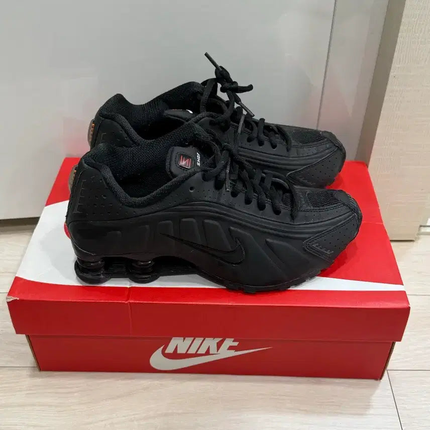 [BUNJANG] Nike Shox R4 Black 230 / 나이키 샥스 R4 블랙 230
