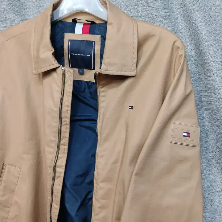 [BUNJANG] Tommy Hilfiger Beige Bomber Jacket / 타미힐피거 베이지 봄버 자켓
