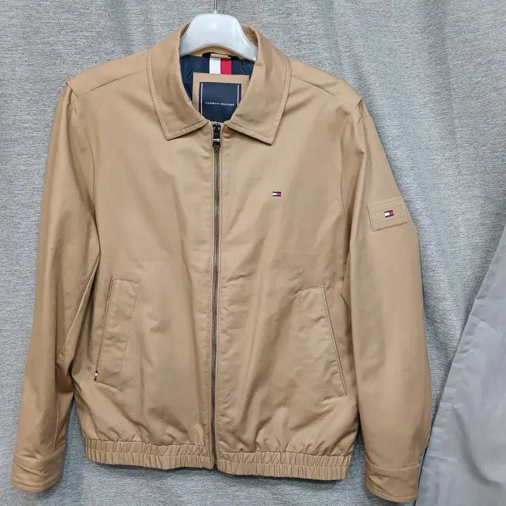 [BUNJANG] Tommy Hilfiger Beige Bomber Jacket / 타미힐피거 베이지 봄버 자켓