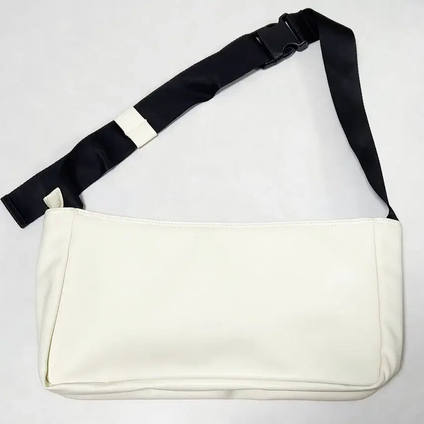 [BUNJANG] VAAN Crossbody Bag / 반(VAAN) 크로스백 (단종 상품)