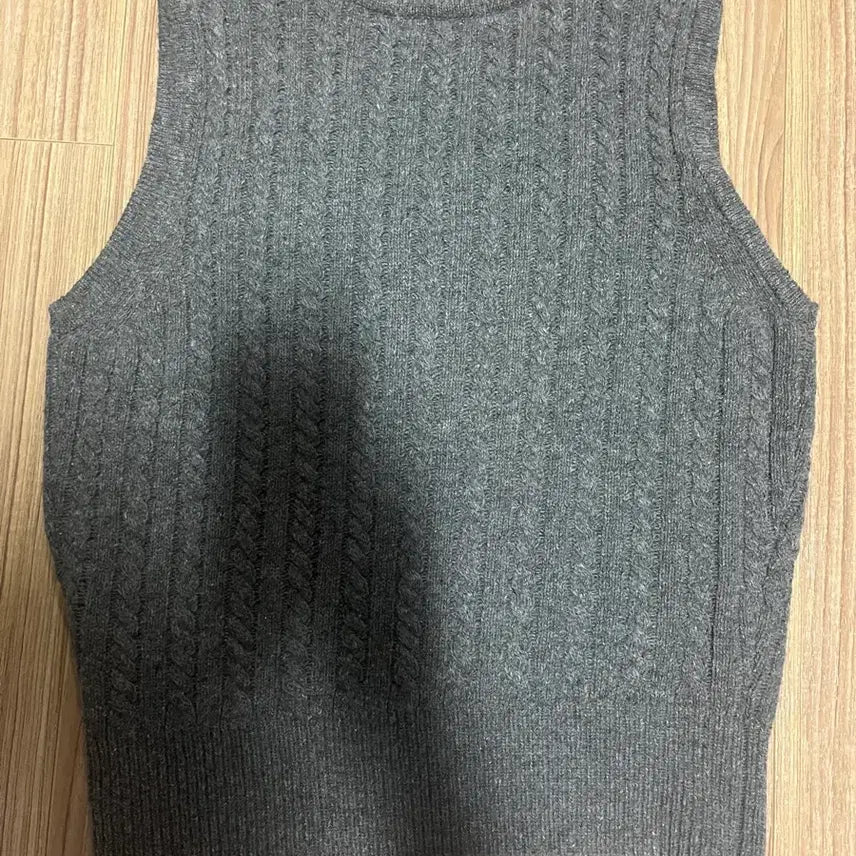 [BUNJANG] Cable Knit Vest Gray / 케이블 니트 조끼 그레이