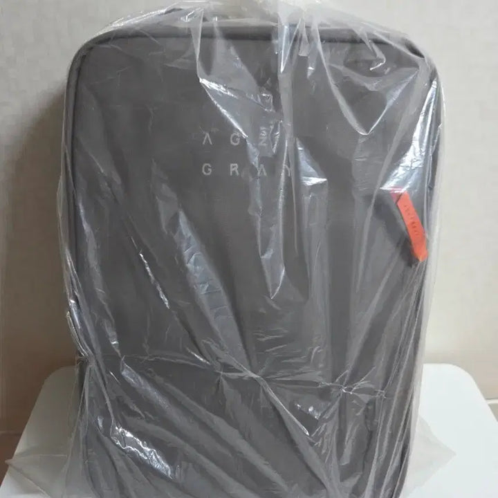 [BUNJANG] Aged Gray Backpack / 거의새것) 에이지드그레이 백팩 팝니다.