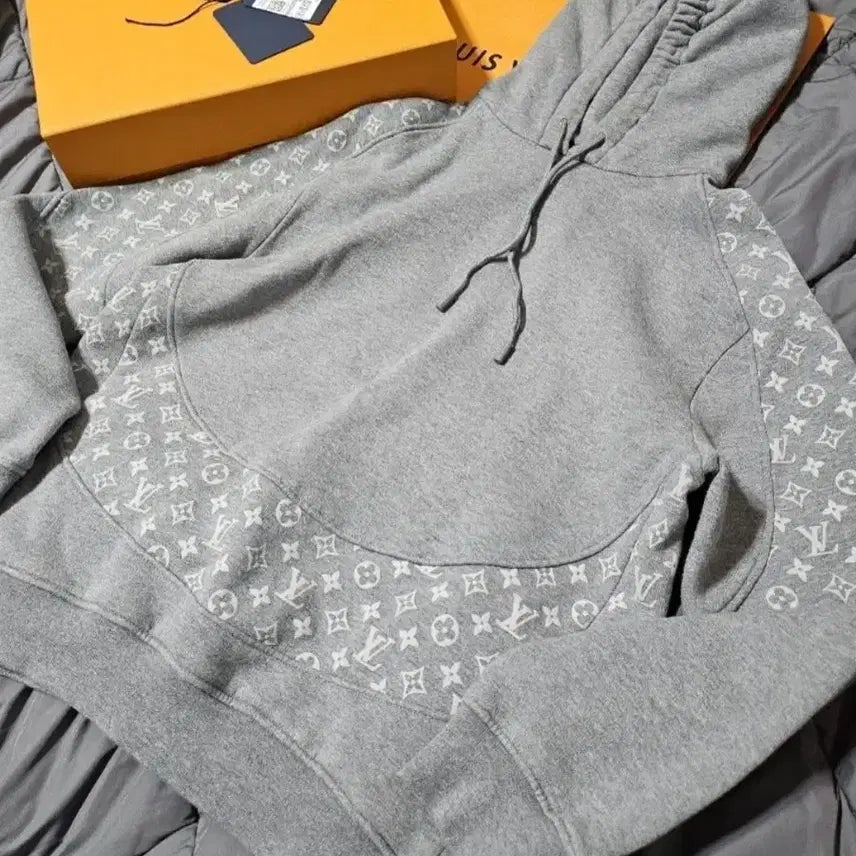 [BUNJANG] Louis Vuitton Monogram Circle Cut Hoodie (M) / 루이비통모노그램서클컷후드티셔츠M사이즈