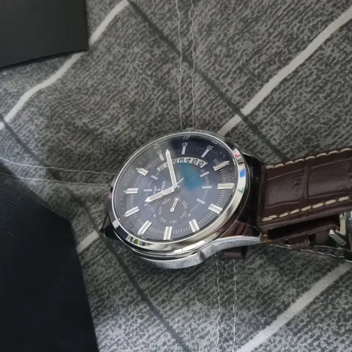 [BUNJANG] Torso Quartz Watch / 토르소 쿼츠 시계