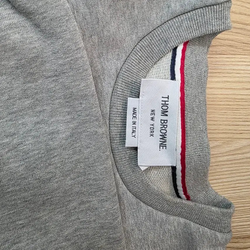 [BUNJANG] Thom Browne Flower Embroidered Sweatshirt / 톰브라운 플라워 자수 맨투맨 그레이