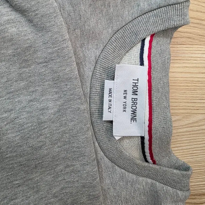 [BUNJANG] Thom Browne Flower Embroidered Sweatshirt / 톰브라운 플라워 자수 맨투맨 그레이