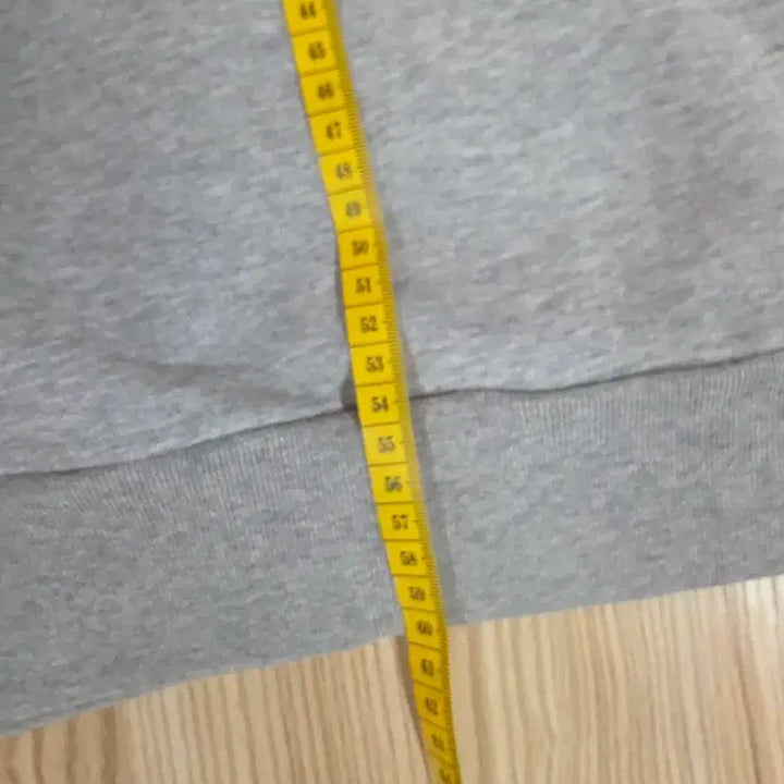 [BUNJANG] Thom Browne Flower Embroidered Sweatshirt / 톰브라운 플라워 자수 맨투맨 그레이