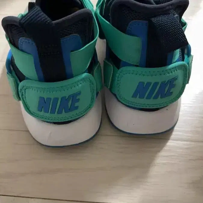 [BUNJANG] Nike Aqua Rift Green Women's Sneakers / 나이키 아쿠아 리프트 그린 여성 운동화