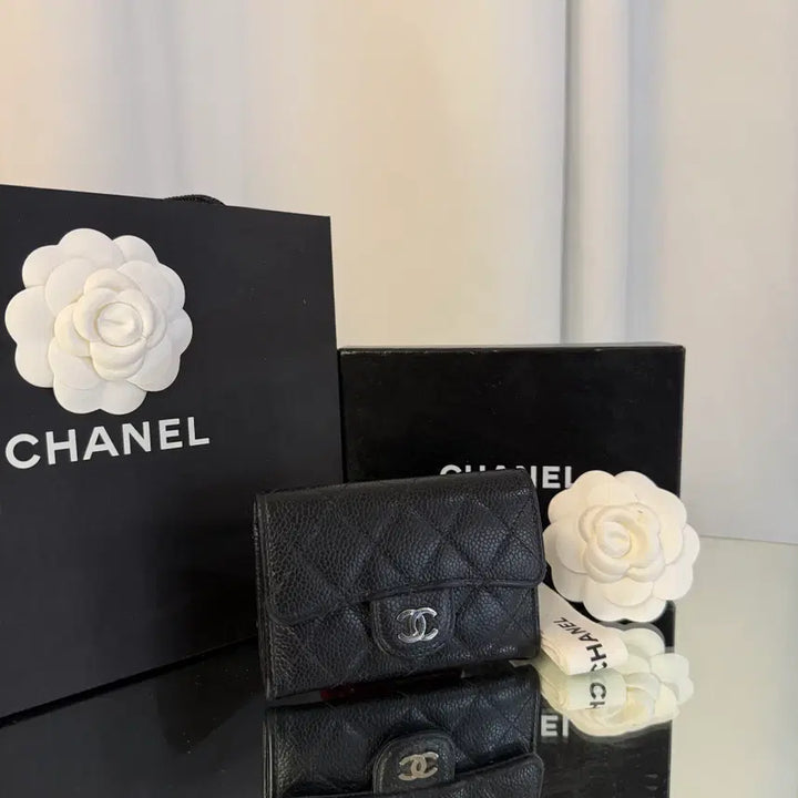[BUNJANG] Chanel Classic Card Holder Grain Calfskin / 샤넬 클래식 카드 홀더 그레인드 카프스킨 &amp; 실버 메탈 블랙