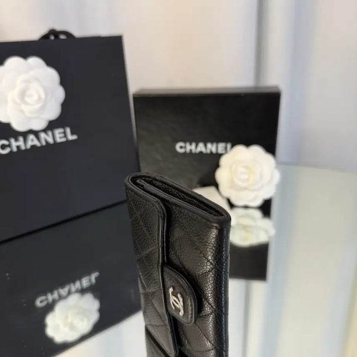 [BUNJANG] Chanel Classic Card Holder Grain Calfskin / 샤넬 클래식 카드 홀더 그레인드 카프스킨 &amp; 실버 메탈 블랙