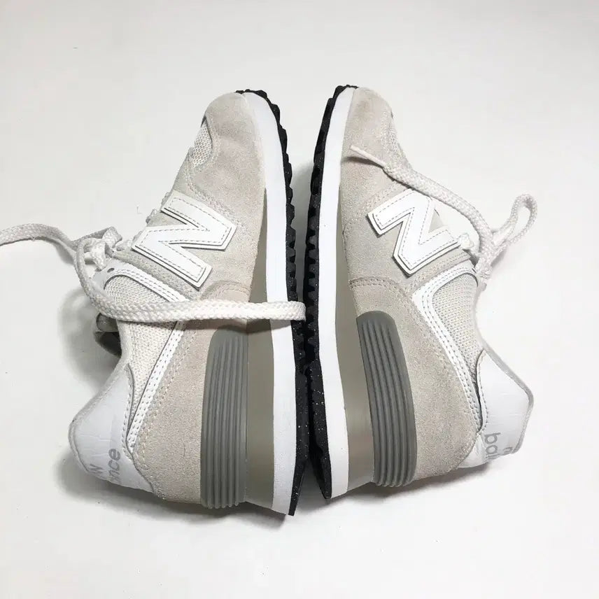 [BUNJANG] New Balance 574 Sneakers 225 / 뉴발란스 574 스니커즈 225