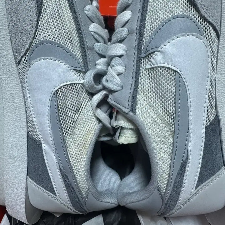 [BUNJANG] Nike x Sacai LDWaffle Summit White 275 Sneakers / 나이키 x 사카이 LD와플 서밋 화이트 275