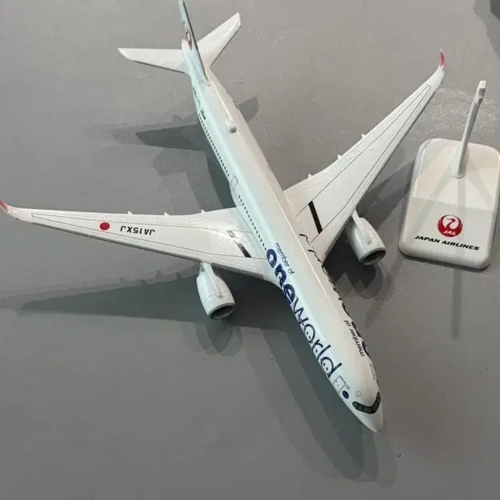 [BUNJANG] JAL Airbus A350-900 1:200 Scale Model / JAL 에어버스 A350-900 모형 1:200