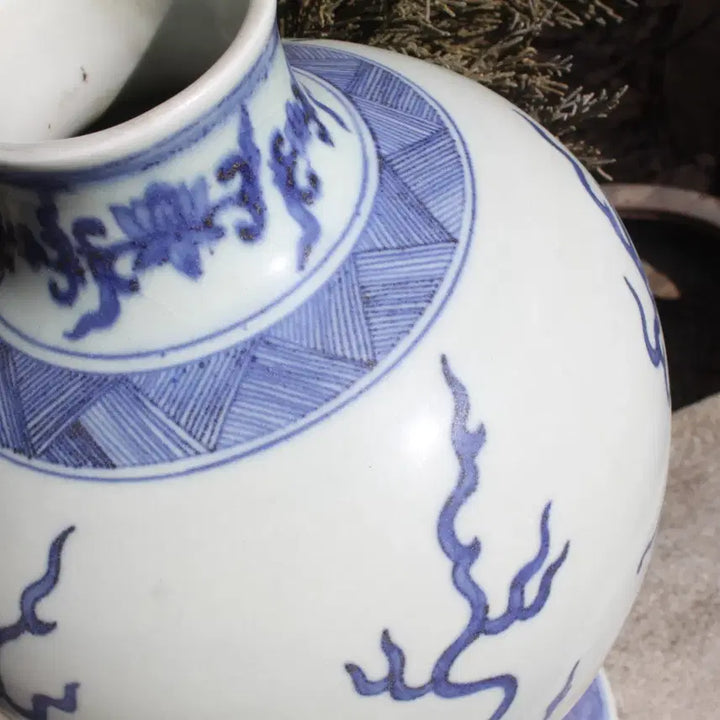 [BUNJANG] Chinese Porcelain Blue and White Dragon Vase / 중국도자기 청화 용문 화병