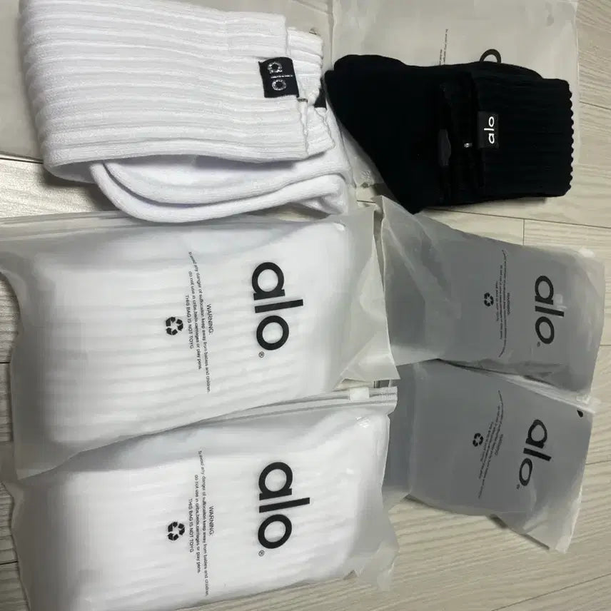 [BUNJANG] Alo Yoga Scrunch Socks / 알로 요가 양말