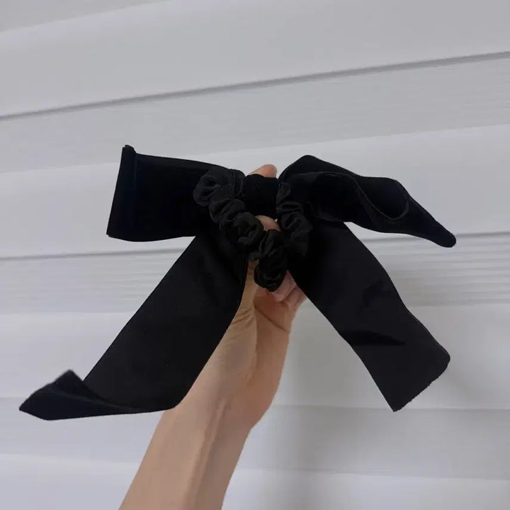 [BUNJANG] Black Velvet Ribbon Hair Tie / 벨벳 리본 블랙 머리끈