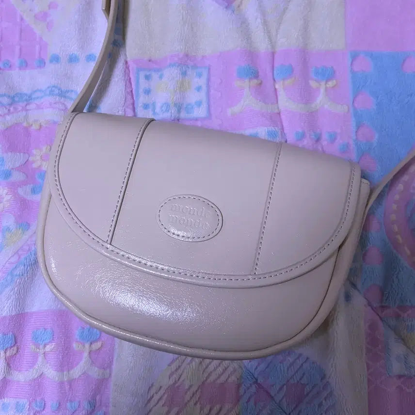 [BUNJANG] Mongde Mongde Half Moon Mini Bag / 몽드몽드 하프문 미니백