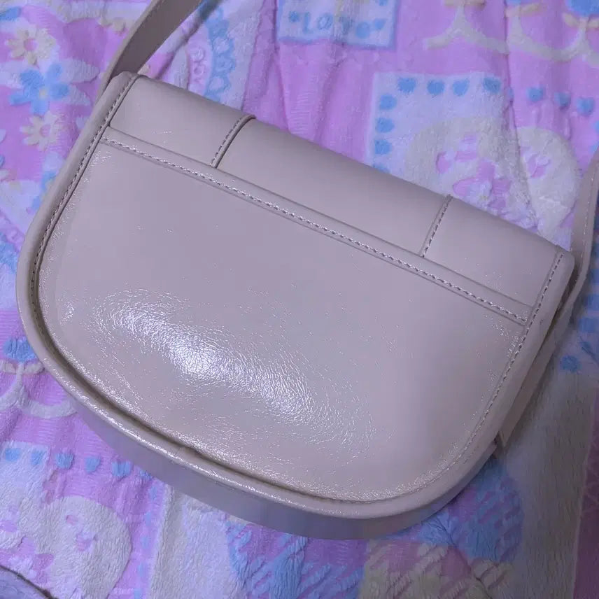 [BUNJANG] Mongde Mongde Half Moon Mini Bag / 몽드몽드 하프문 미니백