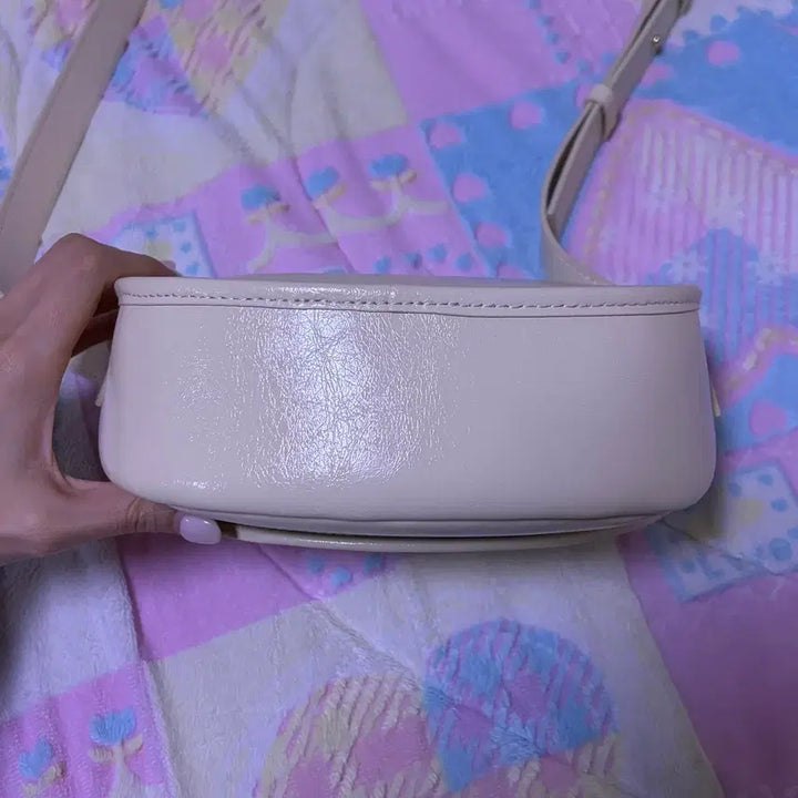 [BUNJANG] Mongde Mongde Half Moon Mini Bag / 몽드몽드 하프문 미니백