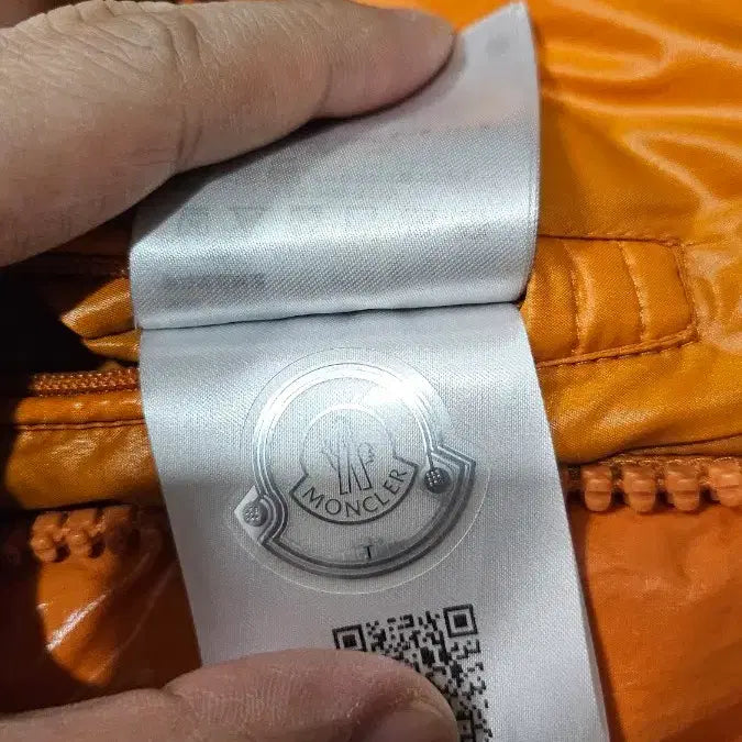 [BUNJANG] Moncler Maya 70 Orange Padded Jacket / [4] 몽클레어 마야70 오렌지 컬러 패딩
