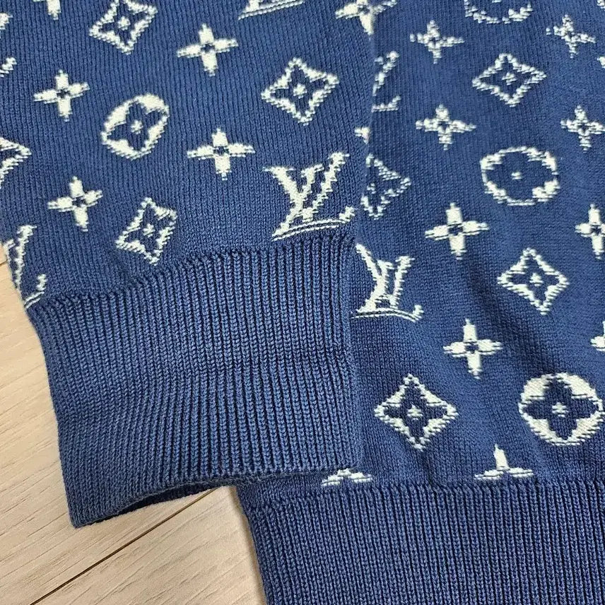[BUNJANG] Louis Vuitton Monogram Gradient Knit Sweater / 루이비통 모노그램그라디언트맨투맨니트L사이즈