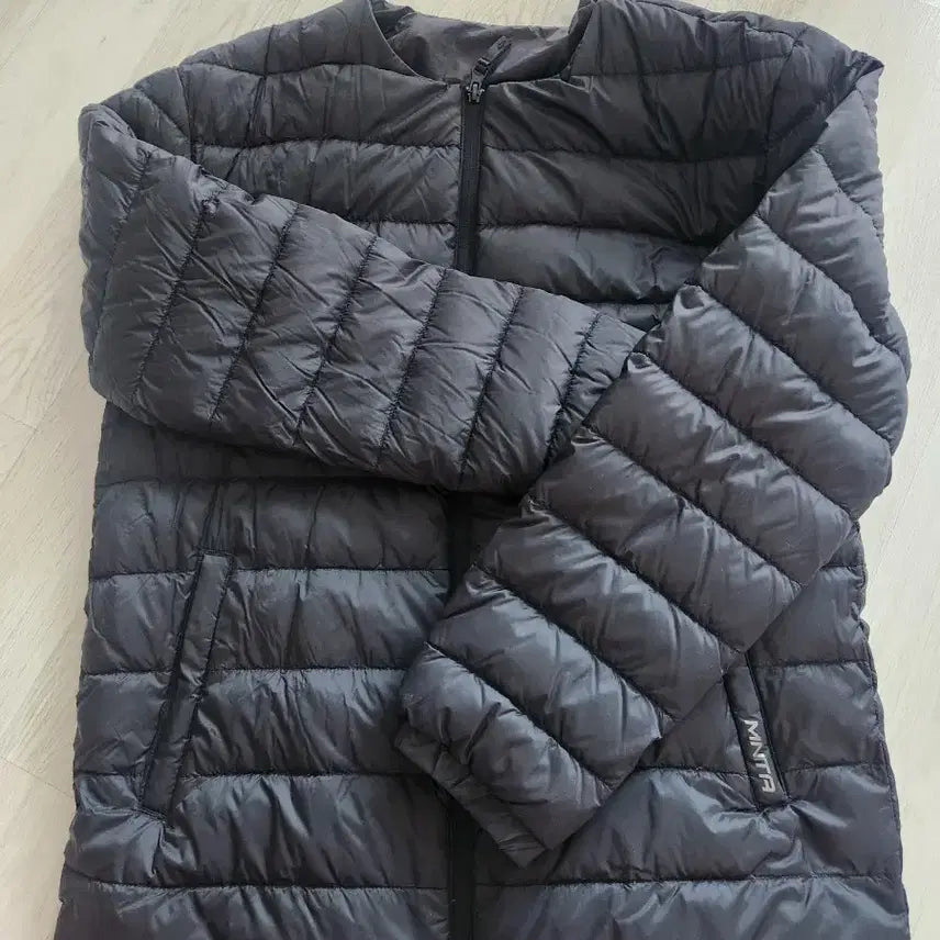 [BUNJANG] Mountainia Lightweight Down Padded Jacket (Size 100) / 마운티아.  기본 경량다운패딩 100싸이즈
