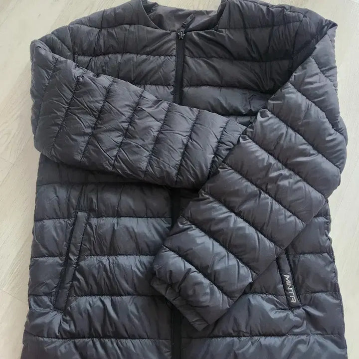 [BUNJANG] Mountainia Lightweight Down Padded Jacket (Size 100) / 마운티아.  기본 경량다운패딩 100싸이즈