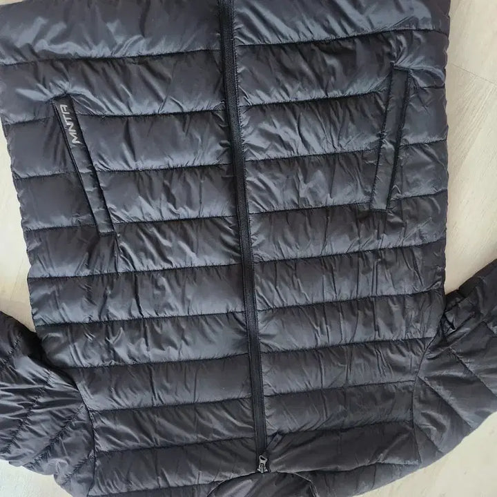 [BUNJANG] Mountainia Lightweight Down Padded Jacket (Size 100) / 마운티아.  기본 경량다운패딩 100싸이즈