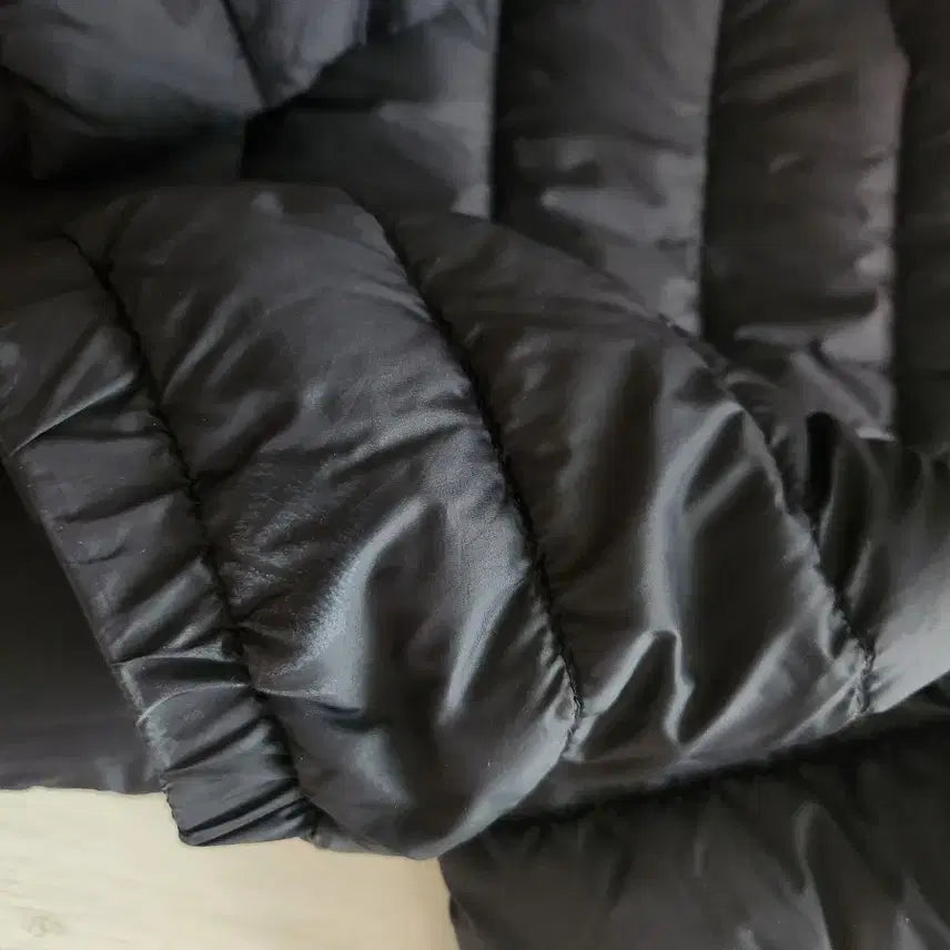 [BUNJANG] Mountainia Lightweight Down Padded Jacket (Size 100) / 마운티아.  기본 경량다운패딩 100싸이즈