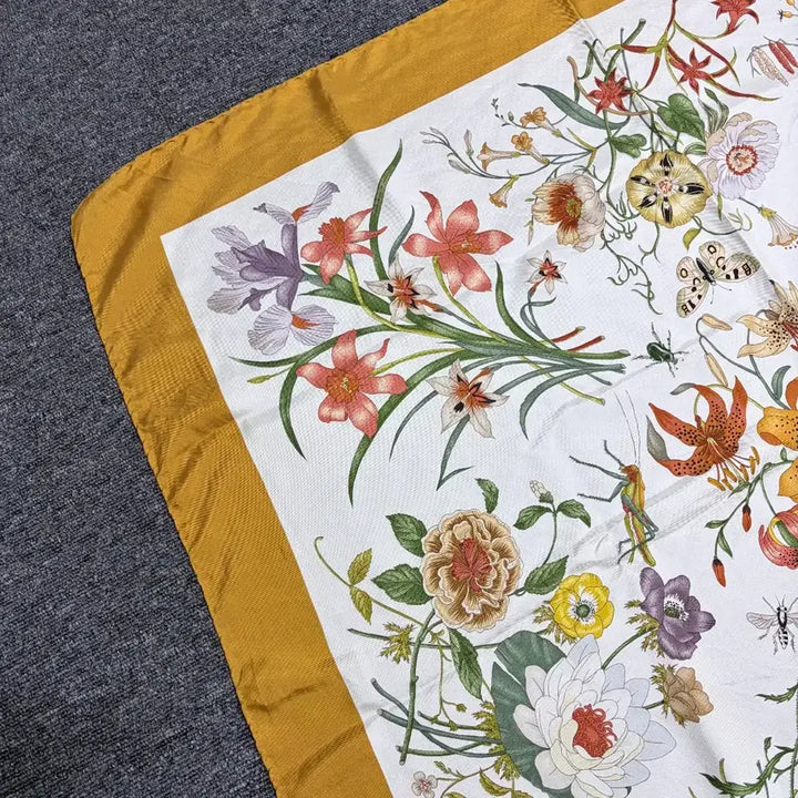 [BUNJANG] Gucci Flora Printed Silk Scarf / 구찌 플로라 프린팅 실크 스카프